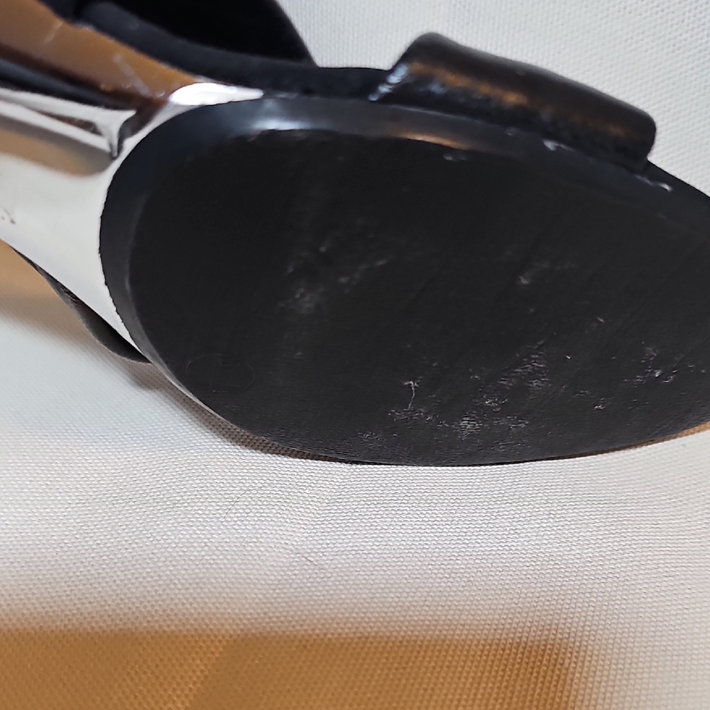 Onex Black Mules with Pearl Embellishments Size 6 - Picture 8 of 11